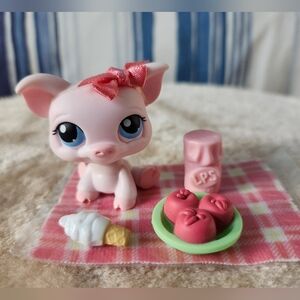 Littlest Pet Shop Piggy Picnic
